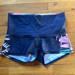 Teeki small shorts